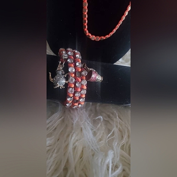 Red and Silver Tone Fashion Magnetic Necklace and Bracelet.🌴 - Picture 9 of 10